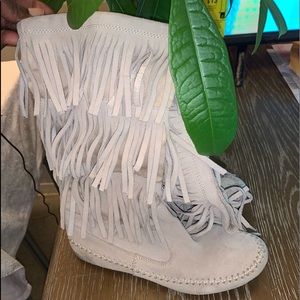 Women’s fringe suede boots